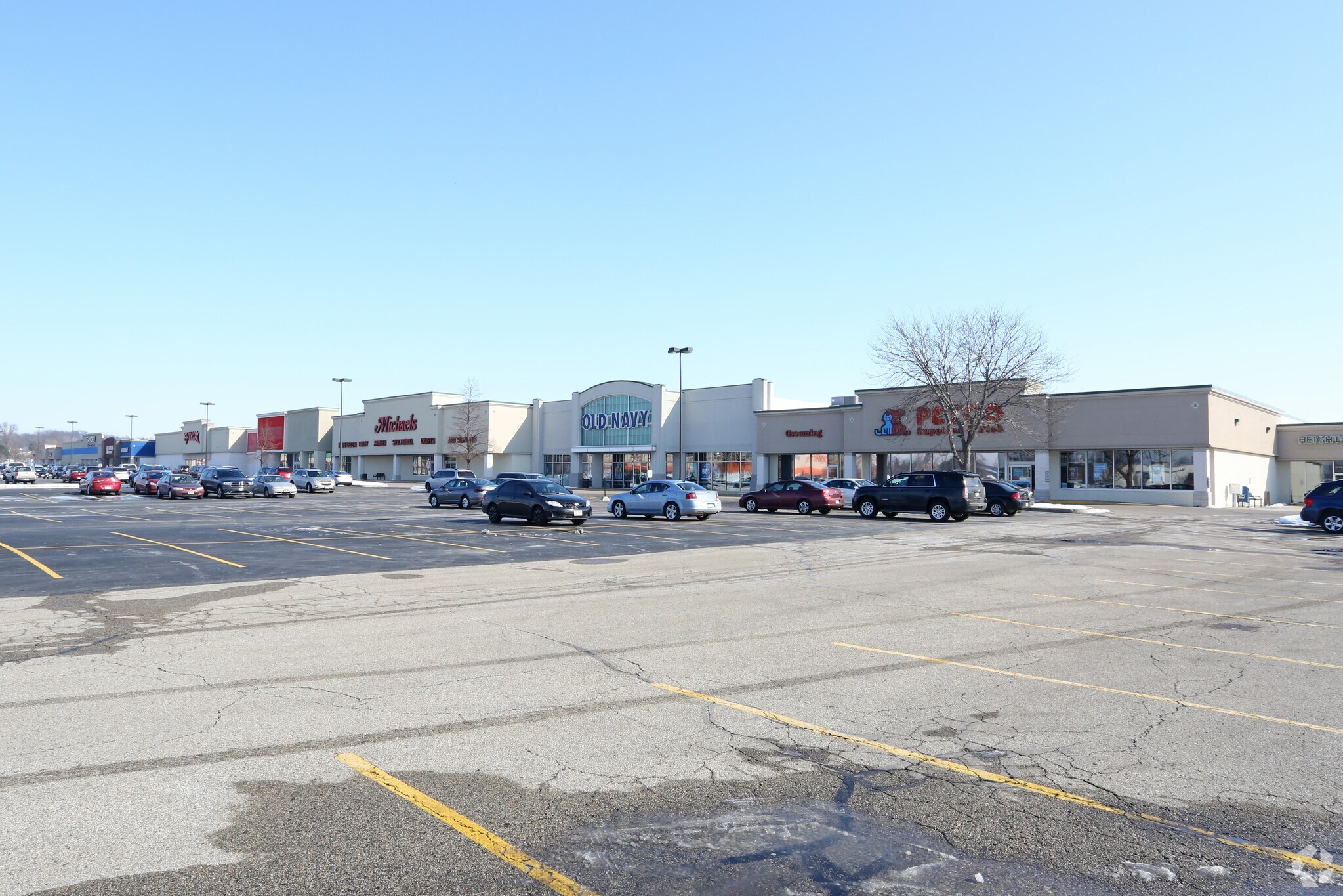 2900 Deerfield Dr, Janesville, WI for lease Primary Photo- Image 1 of 23