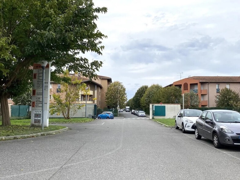 Office in Toulouse for lease - Building Photo - Image 2 of 9