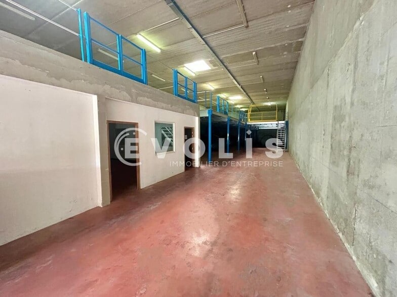 Flex in Grigny for lease - Interior Photo - Image 2 of 6