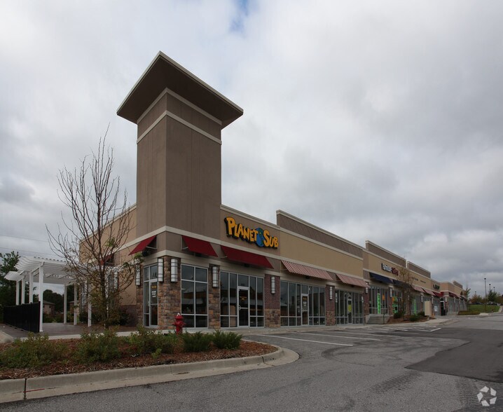 481-495 NE Coronado Dr, Blue Springs, MO for lease - Building Photo - Image 2 of 3