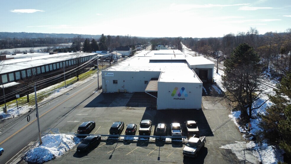 400-465 Saratoga St, Cohoes, NY à vendre - Photo du bâtiment - Image 2 de 12