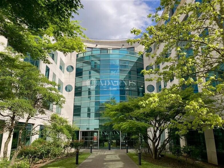 Office in Vélizy-Villacoublay for lease - Building Photo - Image 1 of 5