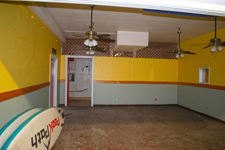 124-148 S Cloverdale Blvd, Cloverdale, CA for sale - Interior Photo - Image 2 of 7