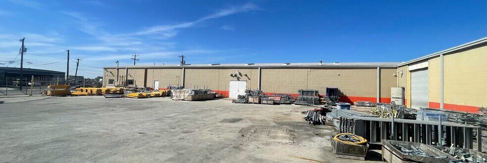 2105 Mannix Dr, San Antonio, TX for lease - Building Photo - Image 2 of 19
