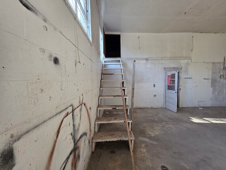 520 E Main St, Houston, MO à vendre - Photo du bâtiment - Image 3 de 9