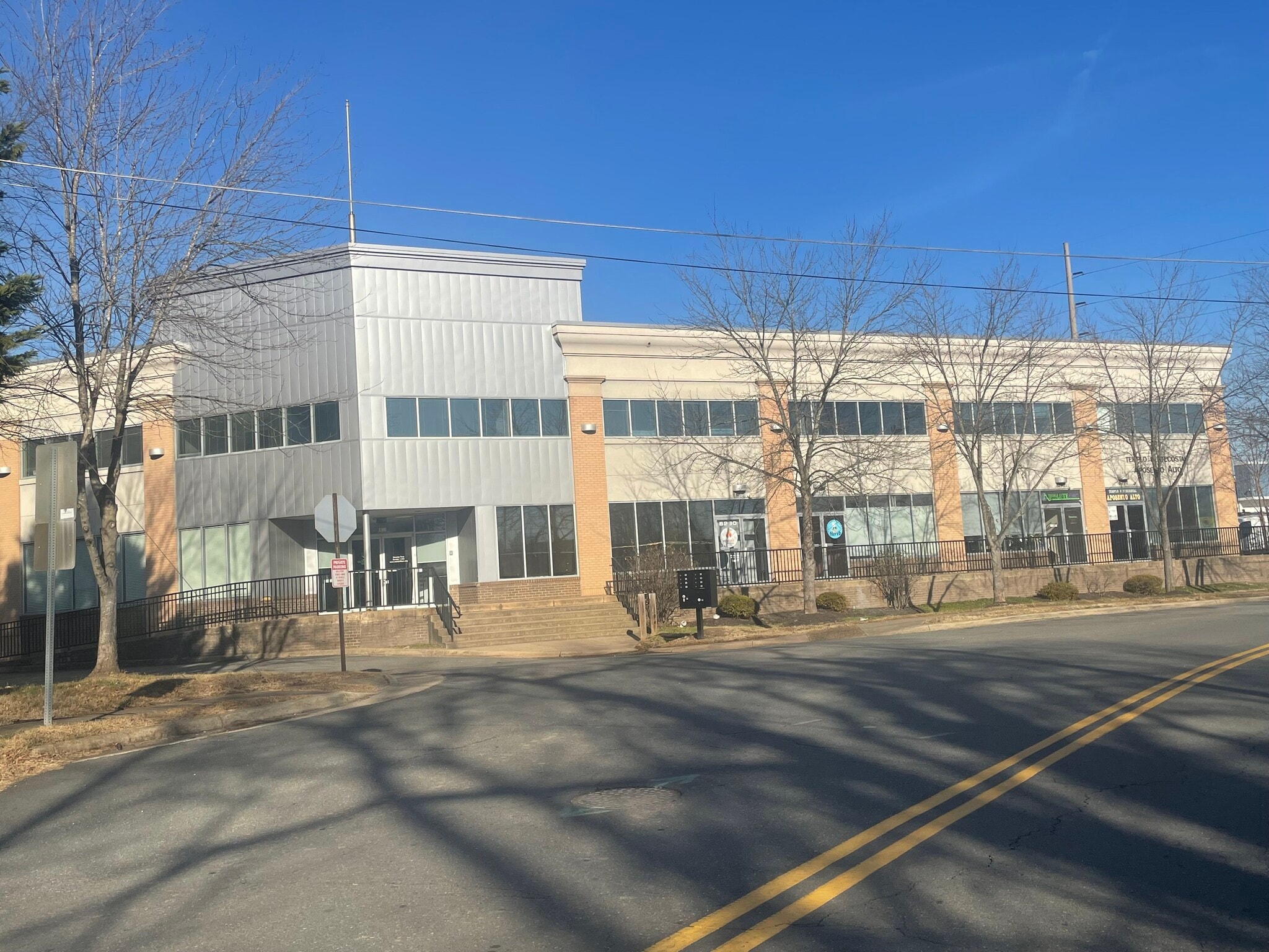 8220-8306 Rugby Rd, Manassas, VA for lease Primary Photo- Image 1 of 2