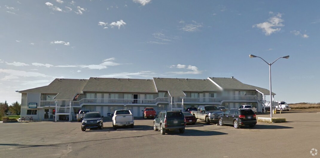 5710 48 St, Elk Point, AB for sale Primary Photo- Image 1 of 1
