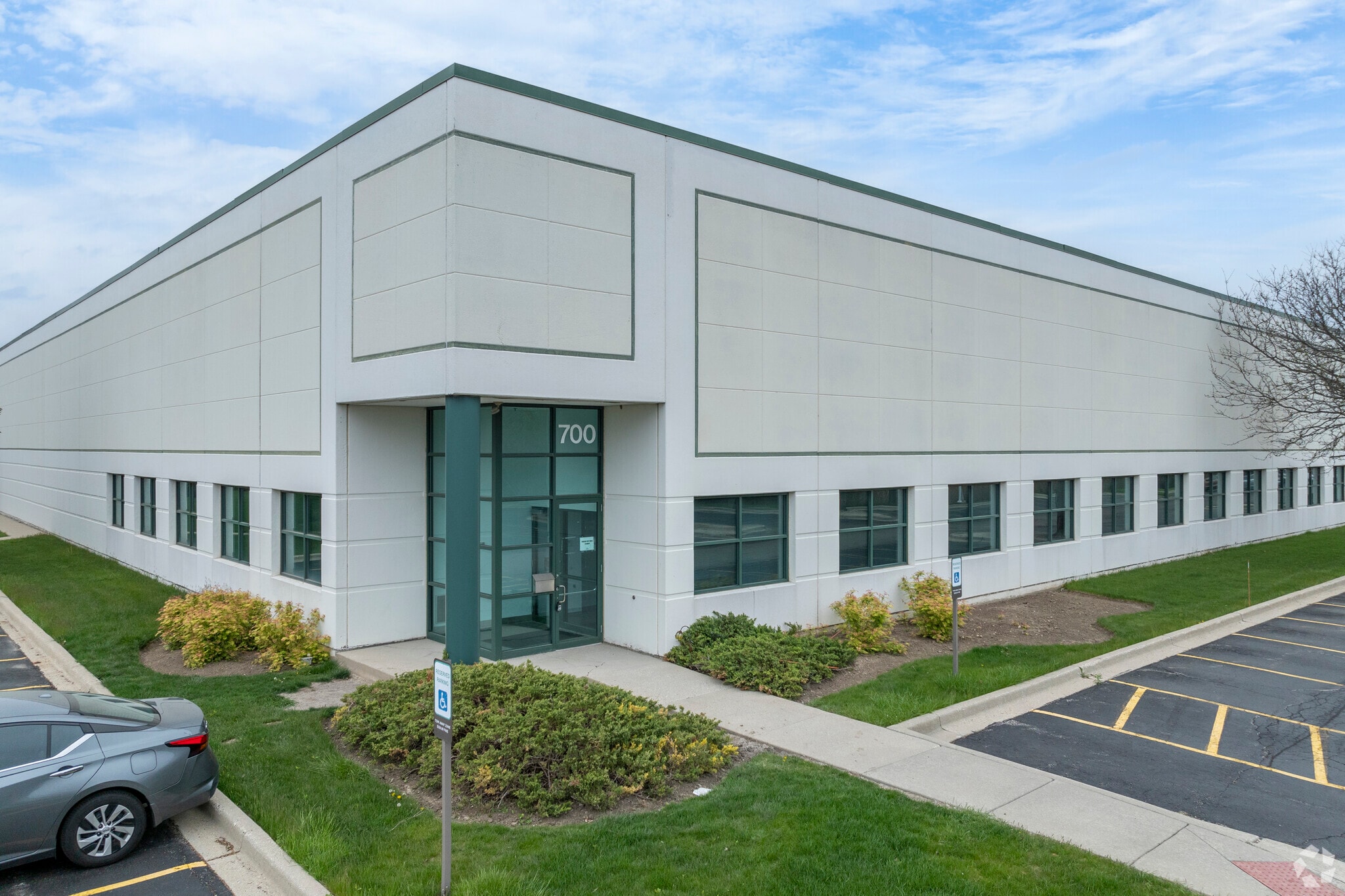 700-740 Corporate Woods Pky, Vernon Hills, IL for lease Primary Photo- Image 1 of 8