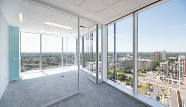 8350 Broad St, McLean, VA à louer Photo intérieure- Image 2 de 7