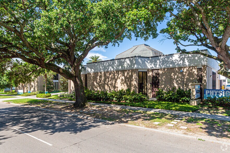 7030 Canal Blvd, New Orleans, LA à louer - Photo principale - Image 1 de 4