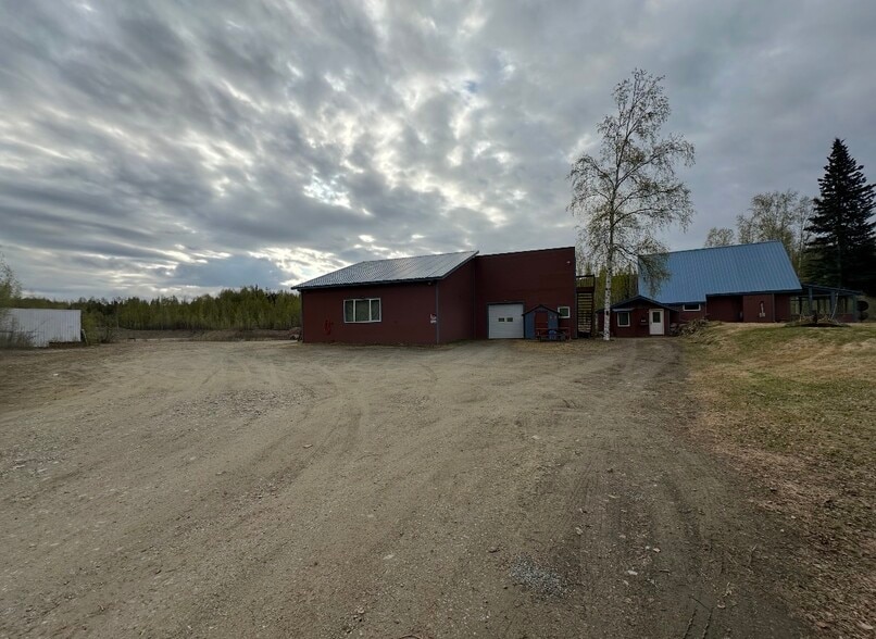 2000 Steese Hwy, Fairbanks, AK à vendre - Photo du bâtiment - Image 3 de 41