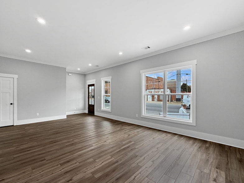 514 Lurleen B Wallace Blvd, Tuscaloosa, AL à louer - Photo intérieure - Image 3 de 19