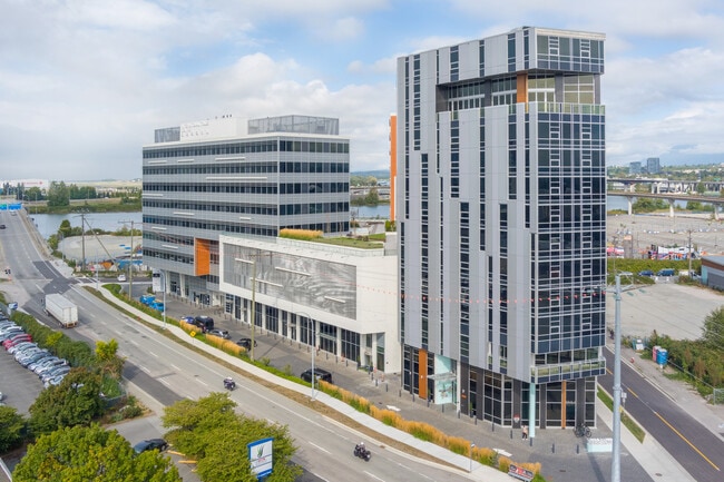 Plus de détails pour 8411 Bridgeport Rd, Richmond, BC - Bureau à vendre