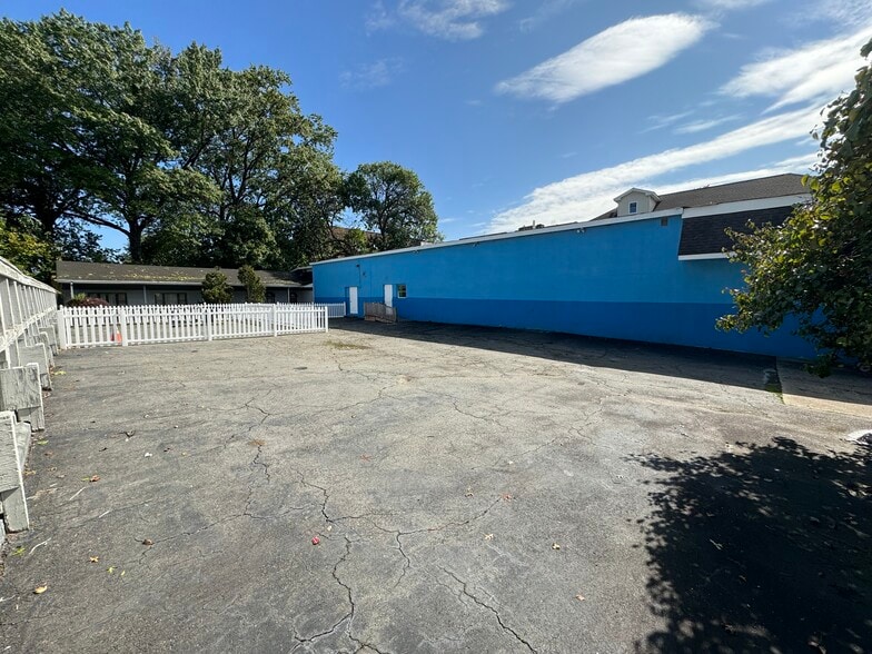 102-108 Welland Ave, Irvington, NJ for sale - Building Photo - Image 2 of 8