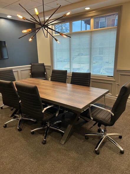 177 N Main St, Plymouth, MI à louer - Photo du bâtiment - Image 3 de 14