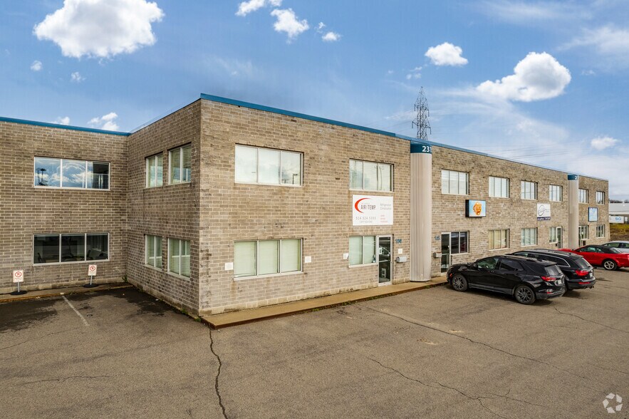 2315 Boul Des Entreprises, Terrebonne, QC à louer - Photo du bâtiment - Image 3 de 5