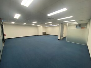 22 Powers Rd, Seven Hills for lease Interior Photo- Image 2 of 3