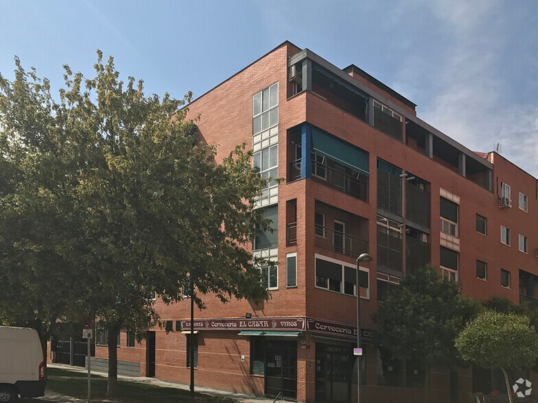 Retail in Getafe, Madrid for lease - Building Photo - Image 2 of 2