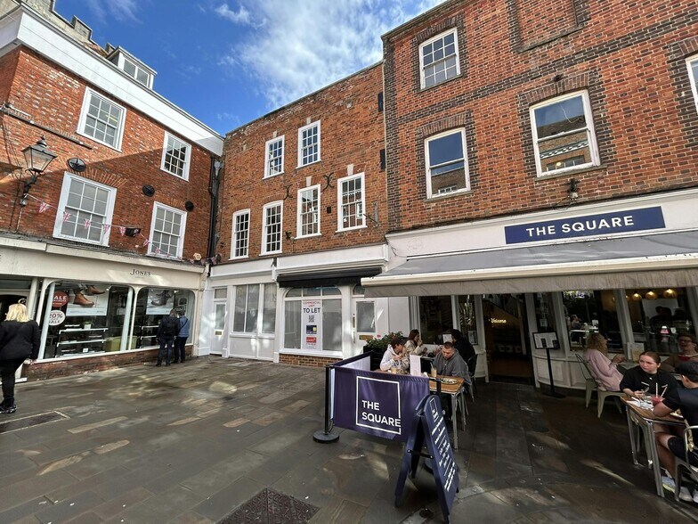 18 The Square, Winchester à louer - Photo du bâtiment - Image 2 de 10