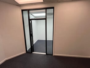 9123 N Military Trl, Palm Beach Gardens, FL for lease Interior Photo- Image 2 of 6