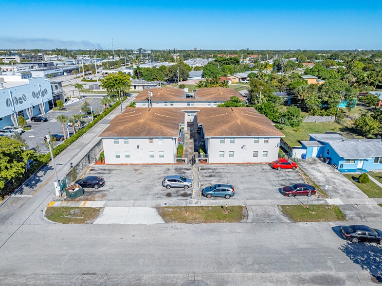 938 Northern Dr, Lake Park, FL à vendre - Photo du bâtiment - Image 2 de 10