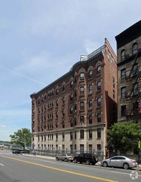 583 Riverside Dr, New York, NY à louer - Photo du bâtiment - Image 2 de 14