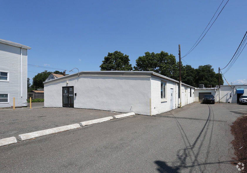 719-721 Campbell Ave, West Haven, CT for lease - Primary Photo - Image 1 of 13