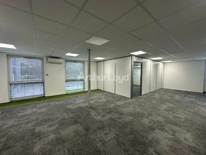 Bureau dans Schiltigheim à louer - Photo du bâtiment - Image 3 de 15