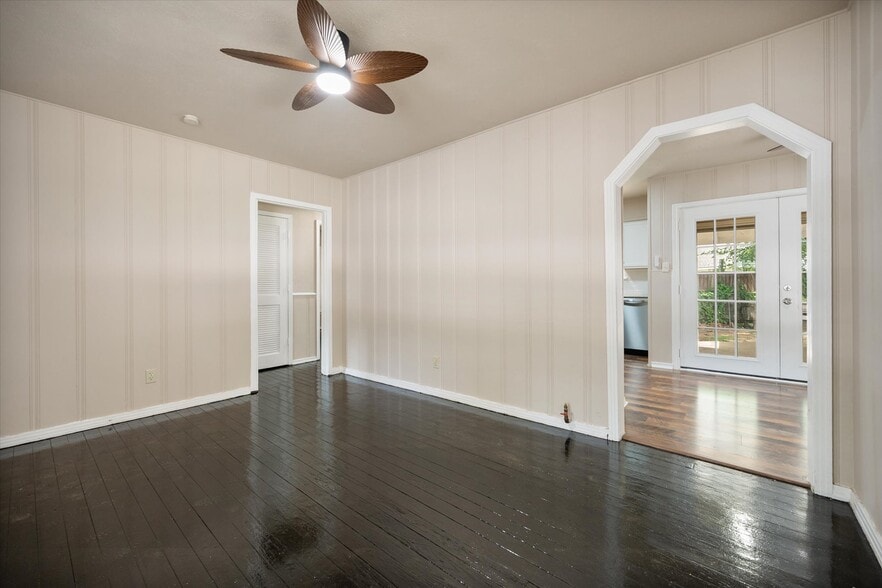 3837 Earl St, Fort Worth, TX for sale - Building Photo - Image 3 of 24