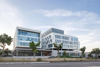Plus de détails pour 60 Avenue Andre Roussin, Marseille - Bureau à louer