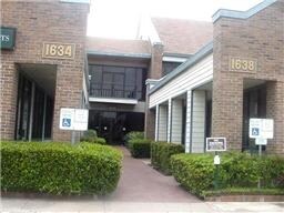 1634 W Irving Blvd, Irving, TX for lease Primary Photo- Image 1 of 4