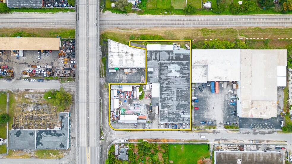 1240 NW 74th St, Miami, FL à vendre - Photo du bâtiment - Image 2 de 26