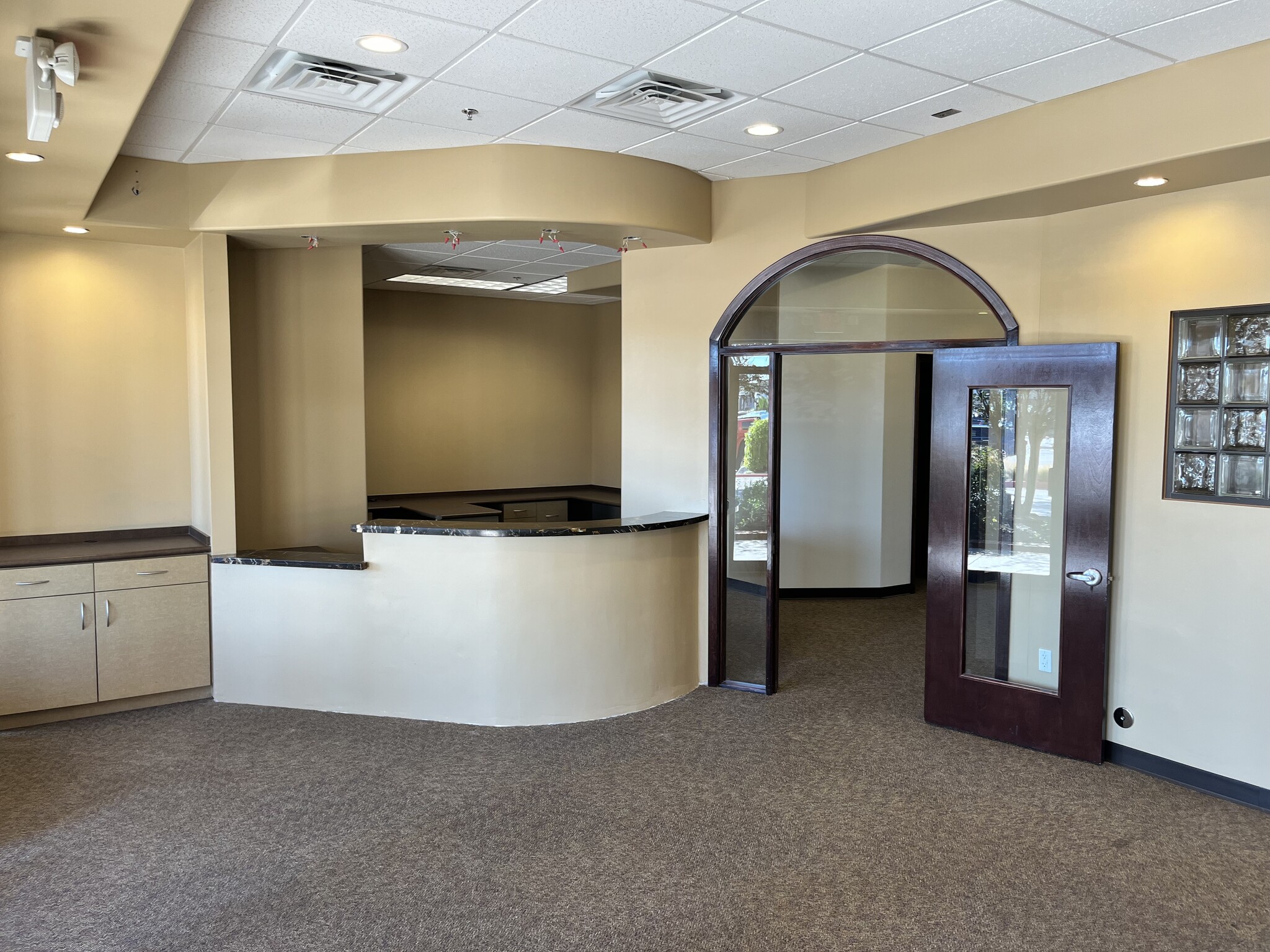 651 N Ih-35, New Braunfels, TX for lease Lobby- Image 1 of 7