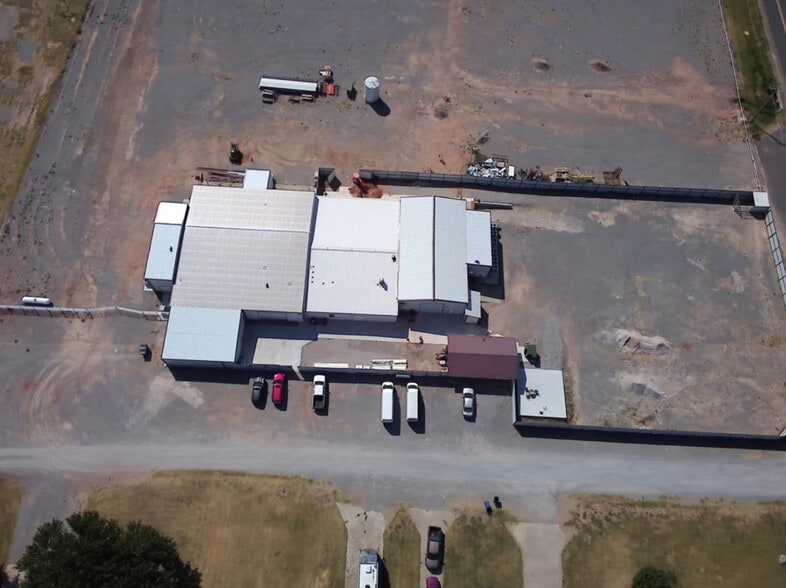 609 Indian Rd, Seiling, OK for sale - Building Photo - Image 2 of 48