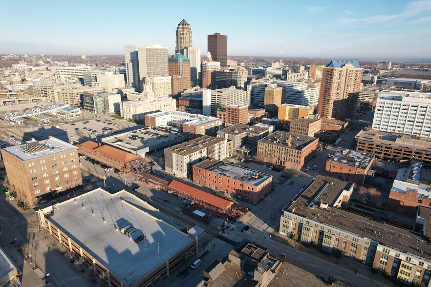 108 3rd St, Des Moines, IA à louer - Photo du bâtiment - Image 2 de 7