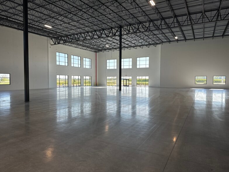 14469 Olio Rd, Noblesville, IN for lease - Interior Photo - Image 3 of 5