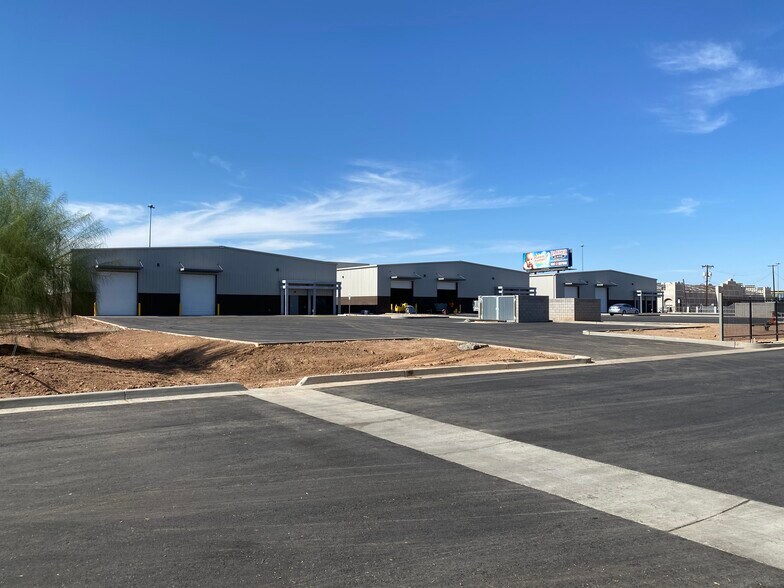 2220 W Fillmore St, Phoenix, AZ for lease - Building Photo - Image 3 of 3