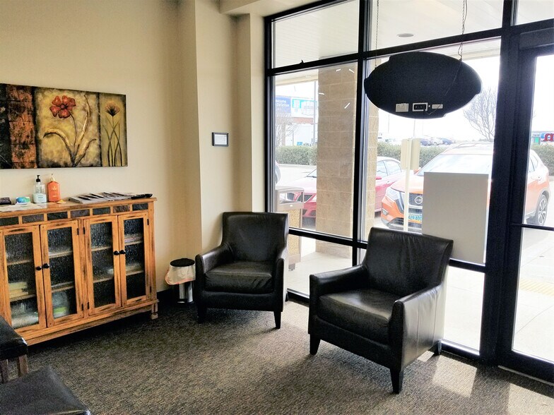 913 Burlington Ave, Bismarck, ND for lease - Interior Photo - Image 2 of 5