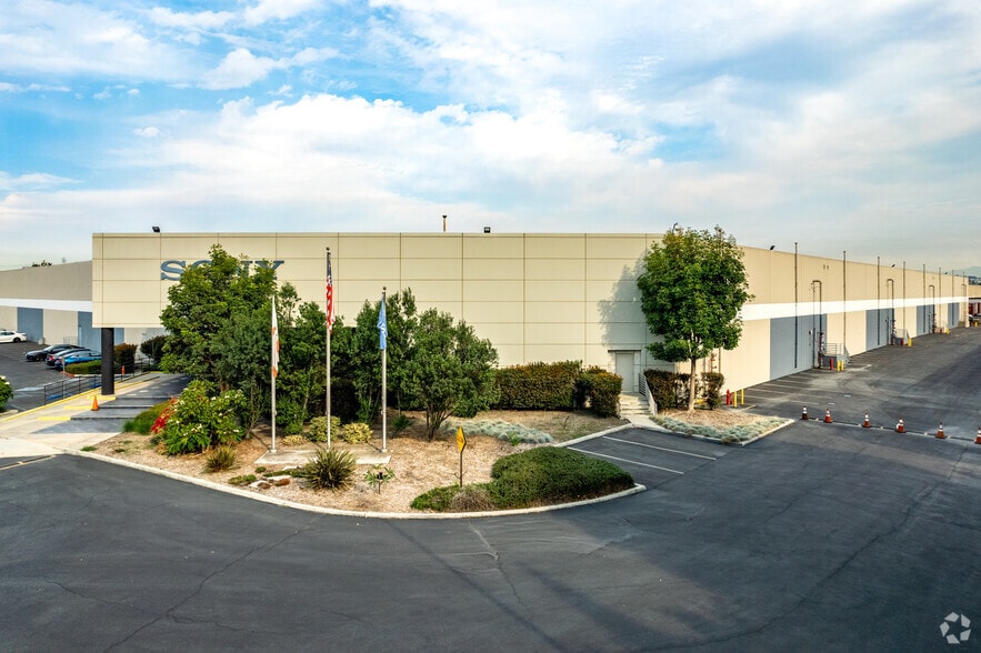2201 E Carson St, Carson, CA for lease - Primary Photo - Image 1 of 4
