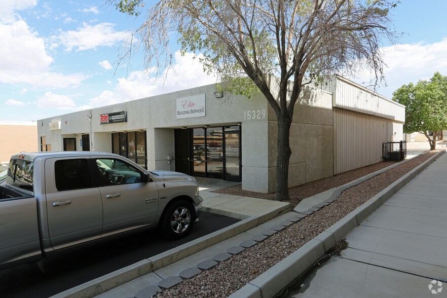 15329 Bonanza Rd, Victorville, CA à louer - Photo du bâtiment - Image 3 de 14