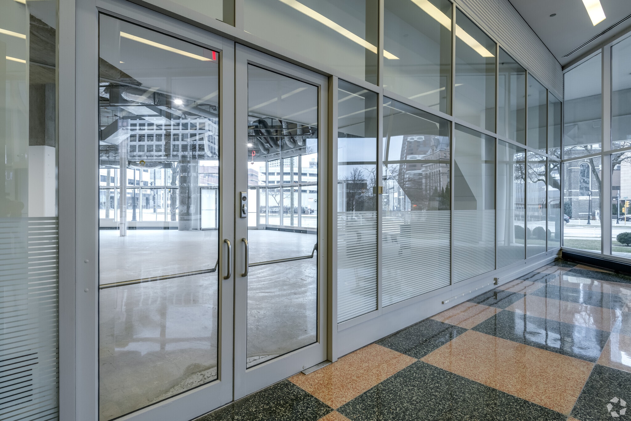 330 E Kilbourn Ave, Milwaukee, WI for lease Interior Photo- Image 1 of 6