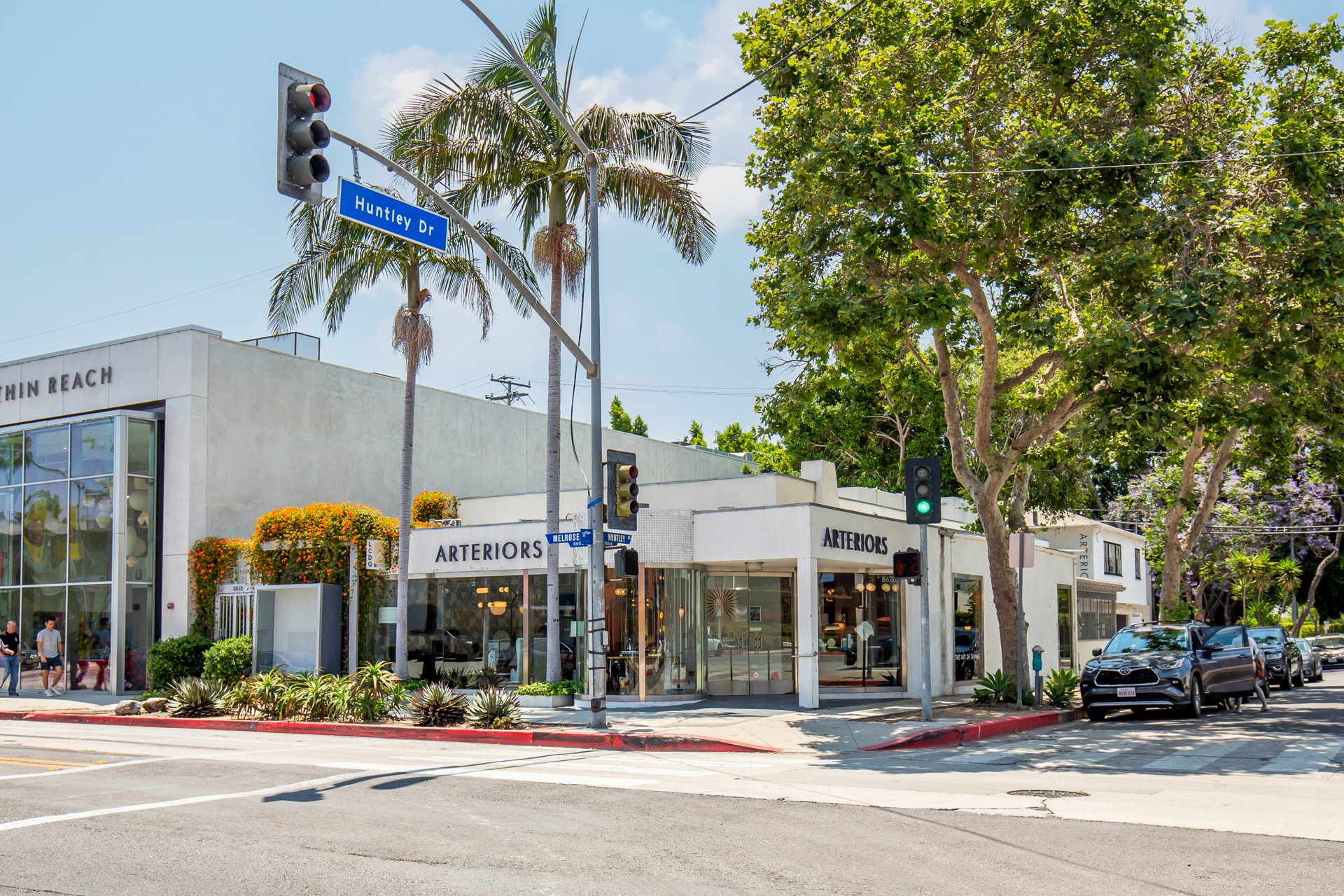 8618-8620 Melrose Ave, Los Angeles, CA à louer Photo du bâtiment- Image 1 de 18