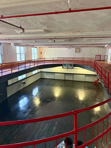 181 W 135th St, New York, NY à louer - Photo du bâtiment - Image 3 de 36