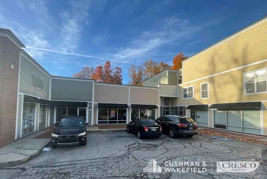 19601-19621 Puritas Rd, Cleveland, OH à louer - Photo du bâtiment - Image 2 de 7