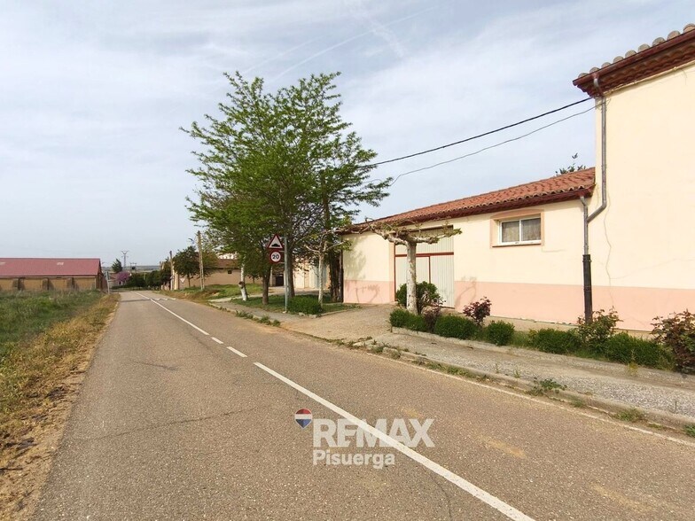 Carretera Tiedra, 9, Pozoantiguo, Zamora for sale - Building Photo - Image 3 of 59