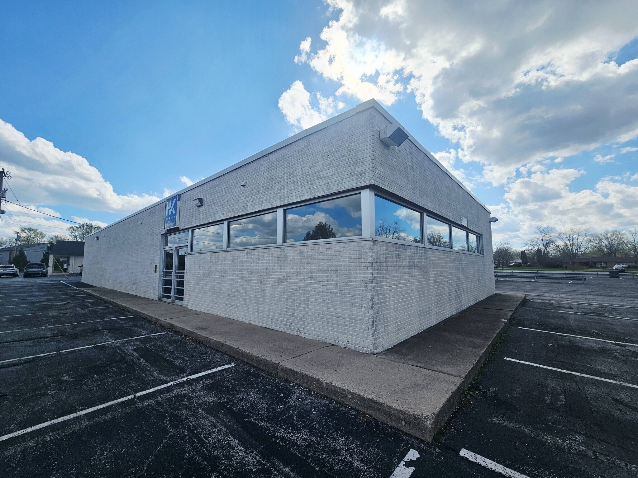 1803 W Purdue Ave, Muncie, IN for lease Primary Photo- Image 1 of 4
