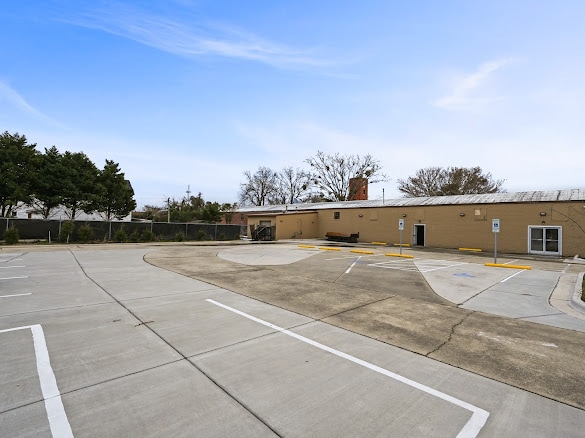 312 N Center St, Goldsboro, NC for sale - Building Photo - Image 2 of 8