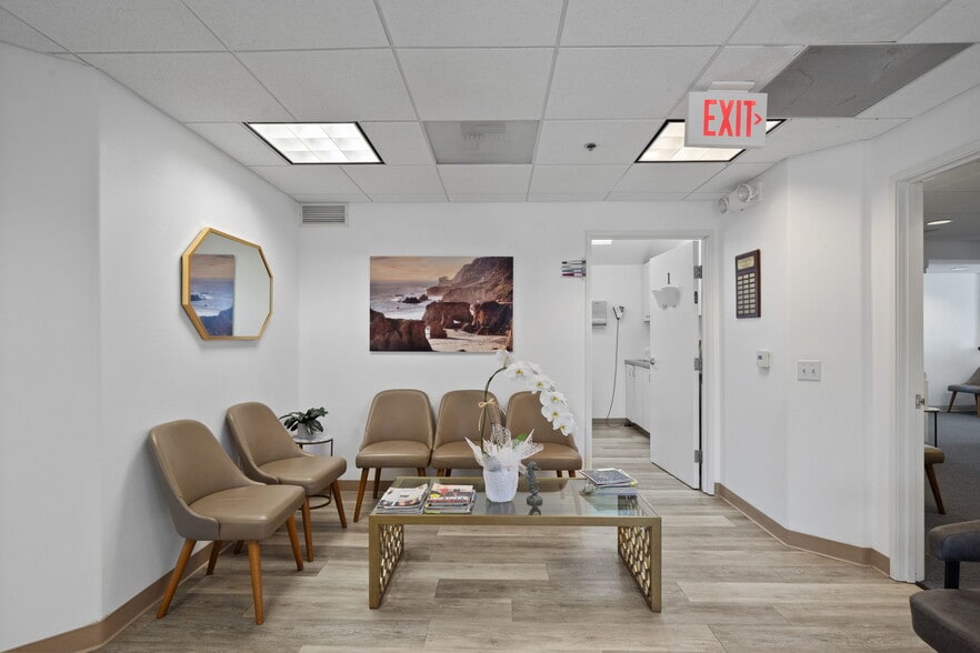 2802 Pacific Coast Hwy, Torrance, CA for sale - Interior Photo - Image 3 of 15