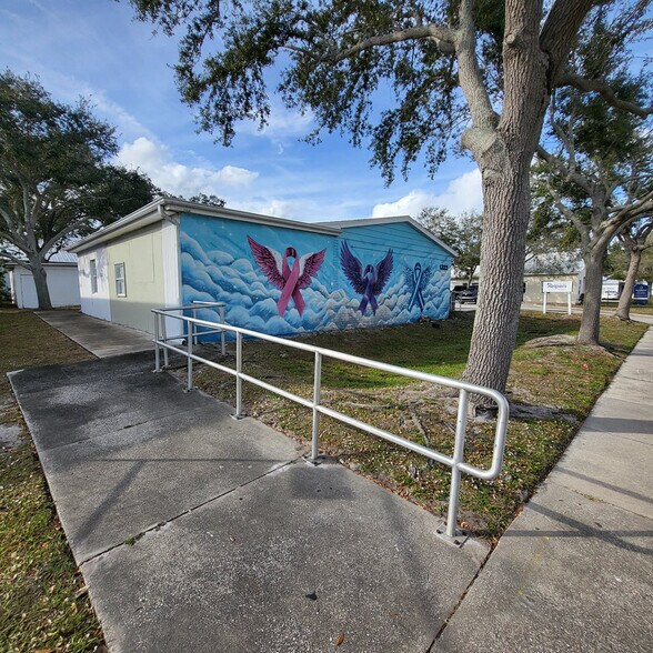 1322 Oak St, Melbourne, FL à vendre - Photo du bâtiment - Image 2 de 16