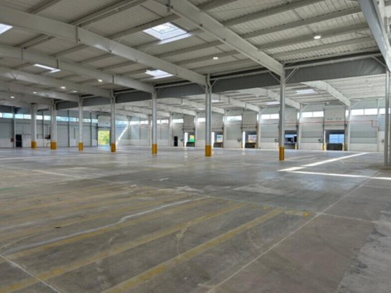 297 A Rue Du Petit Mas, Avignon for lease - Building Photo - Image 2 of 3